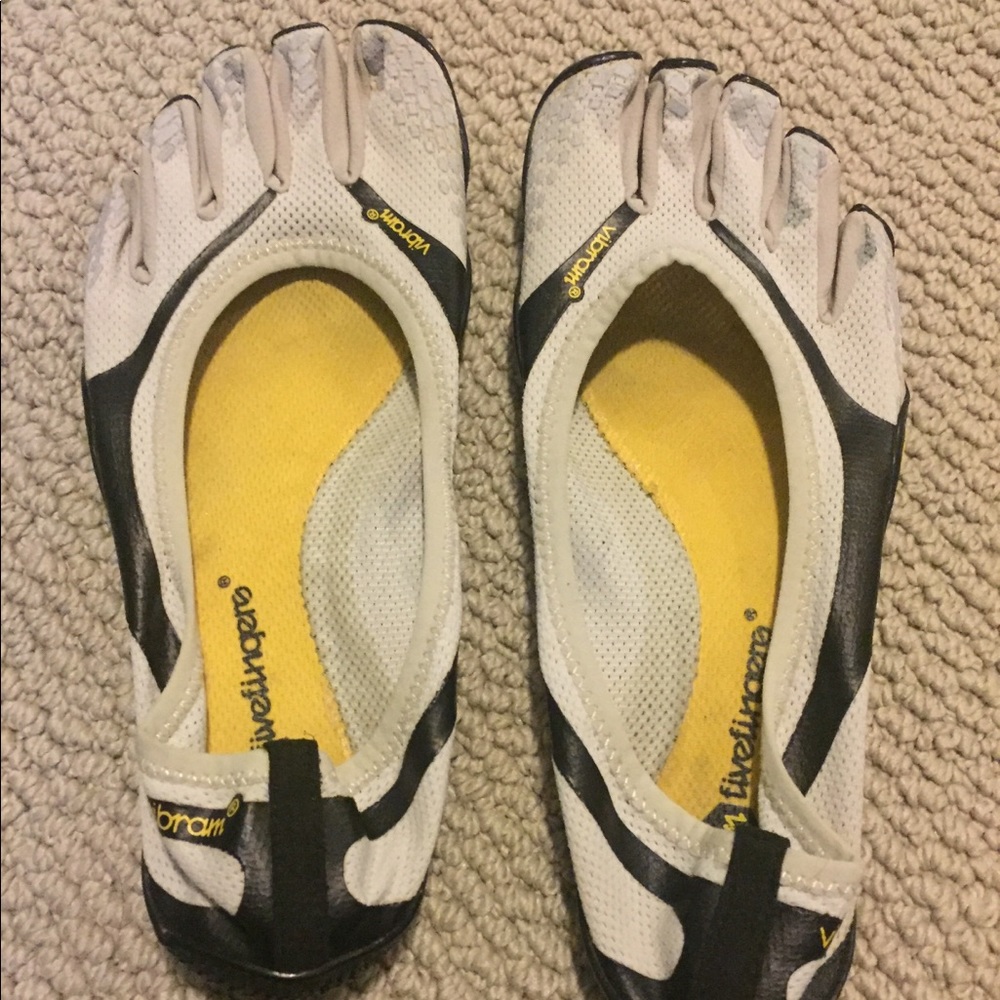 Vibram FiveFingers Womens Entrada Athletic Shoes
